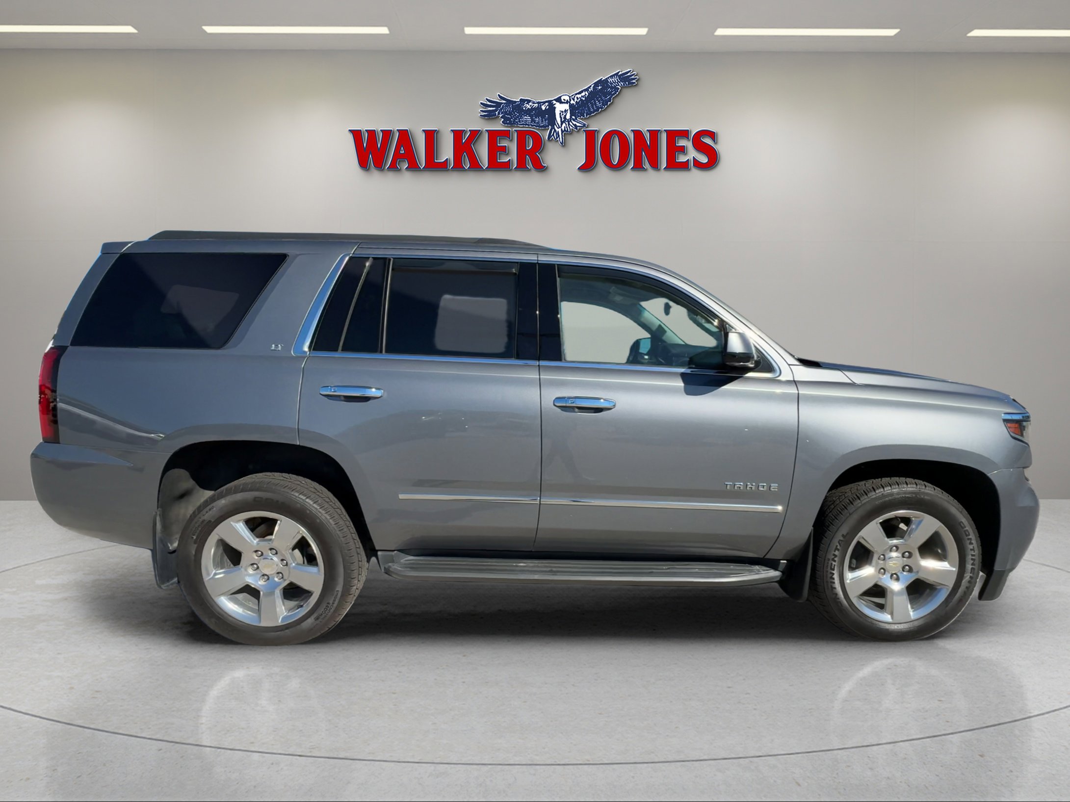 2020 Chevrolet Tahoe LT photo 2