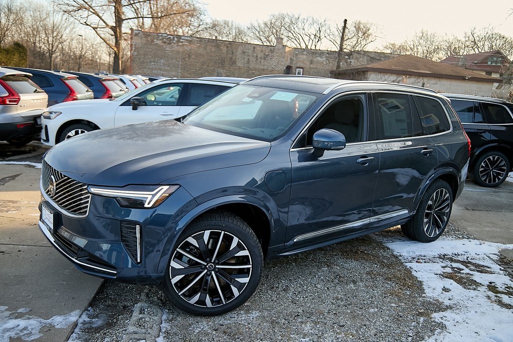2026 VOLVO XC90 - Image 2