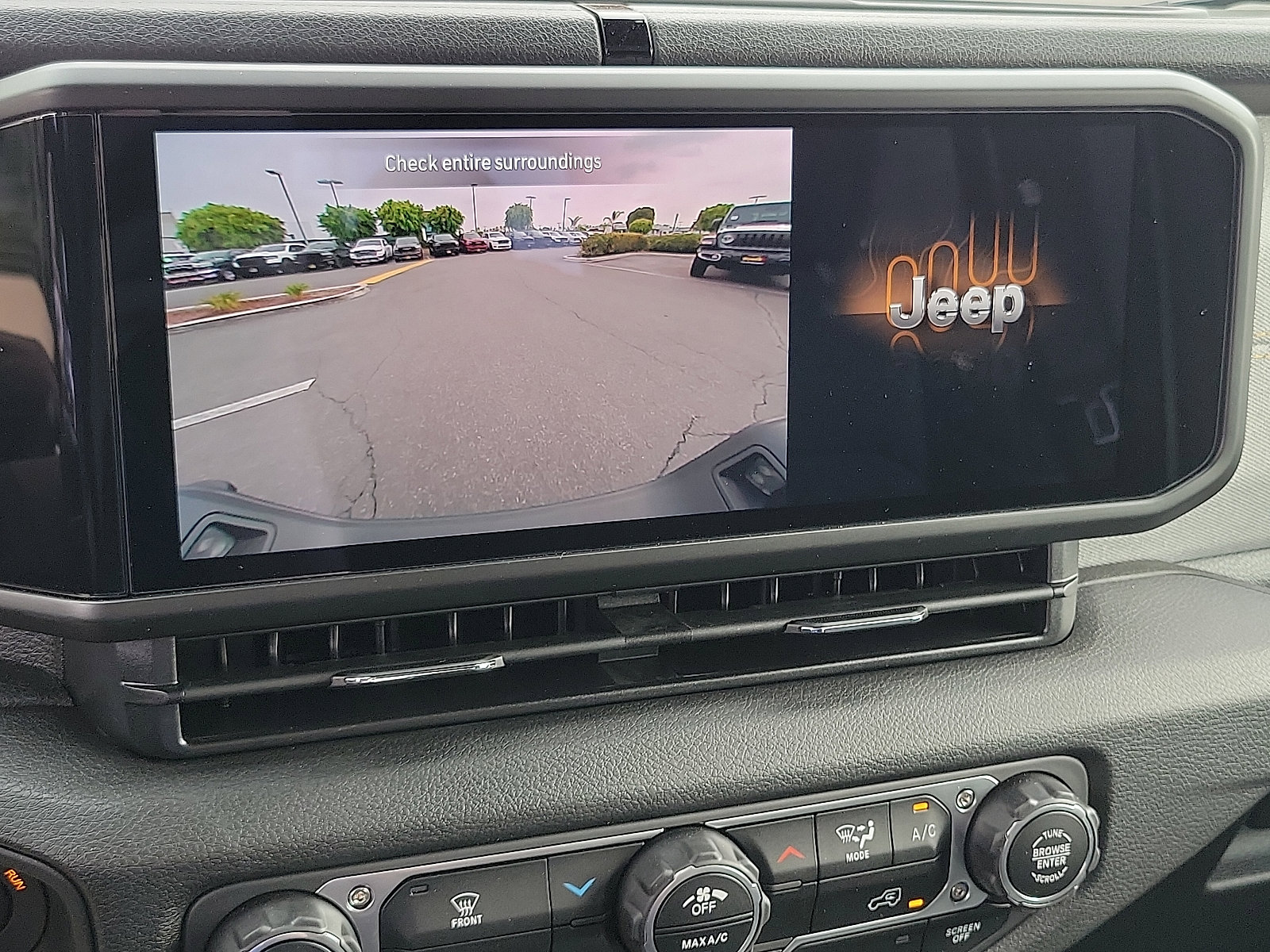 2025 Jeep Gladiator Sport S photo 9