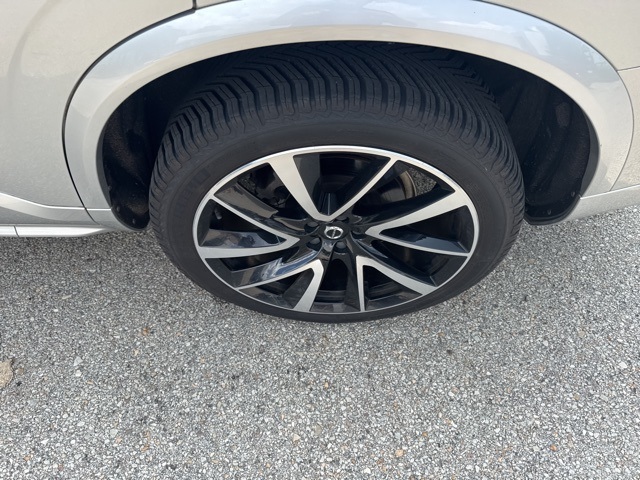 2020 Volvo XC90 T6 Momentum photo 9