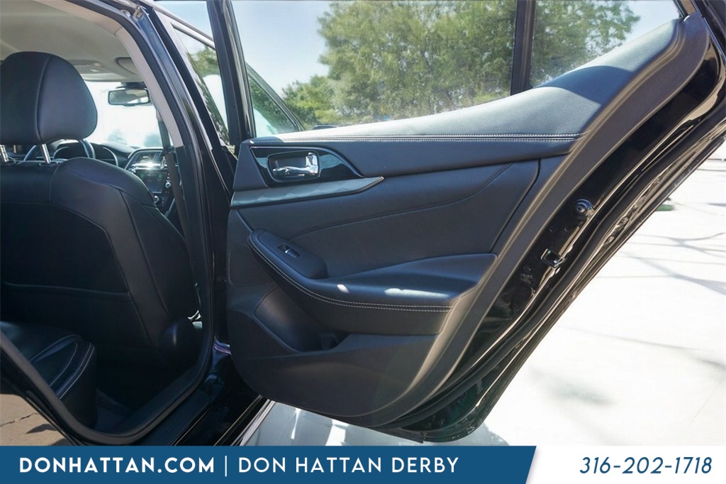 2023 Nissan Maxima SV photo 24