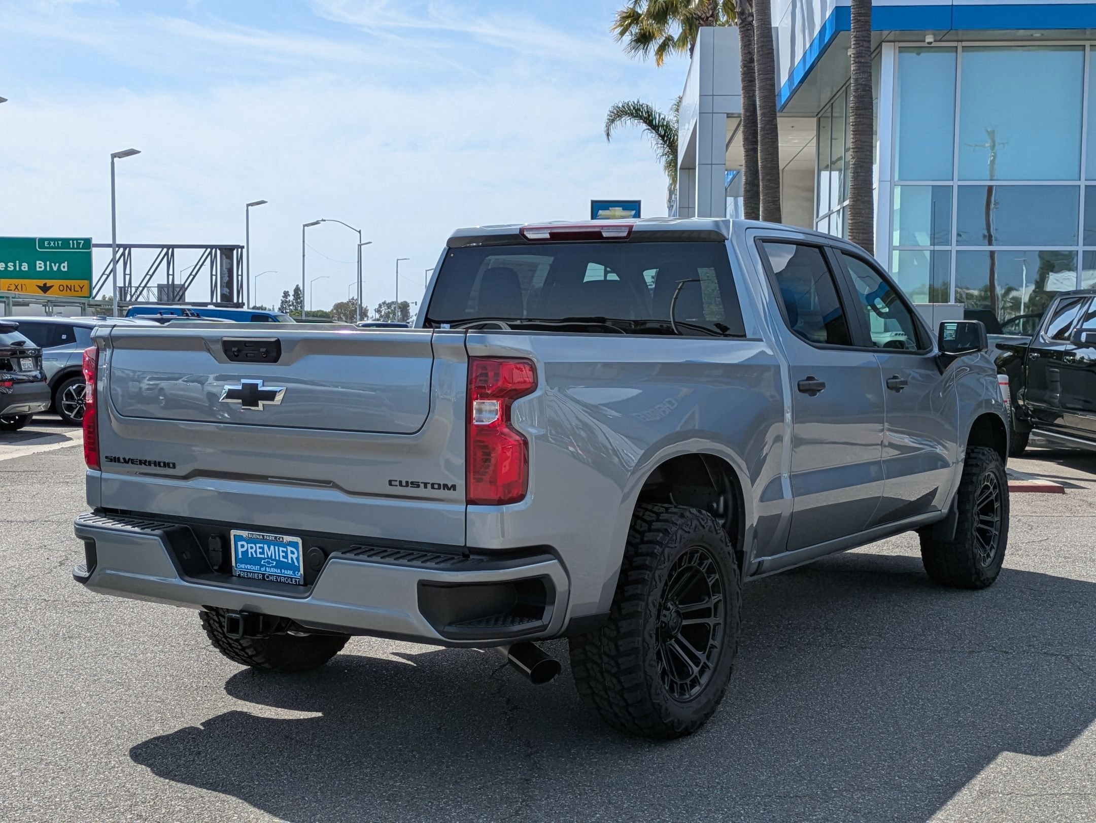 2025 Chevrolet Silverado 1500 Custom photo 5