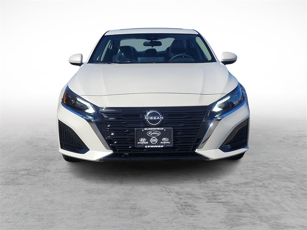2025 Nissan Altima SV photo 2