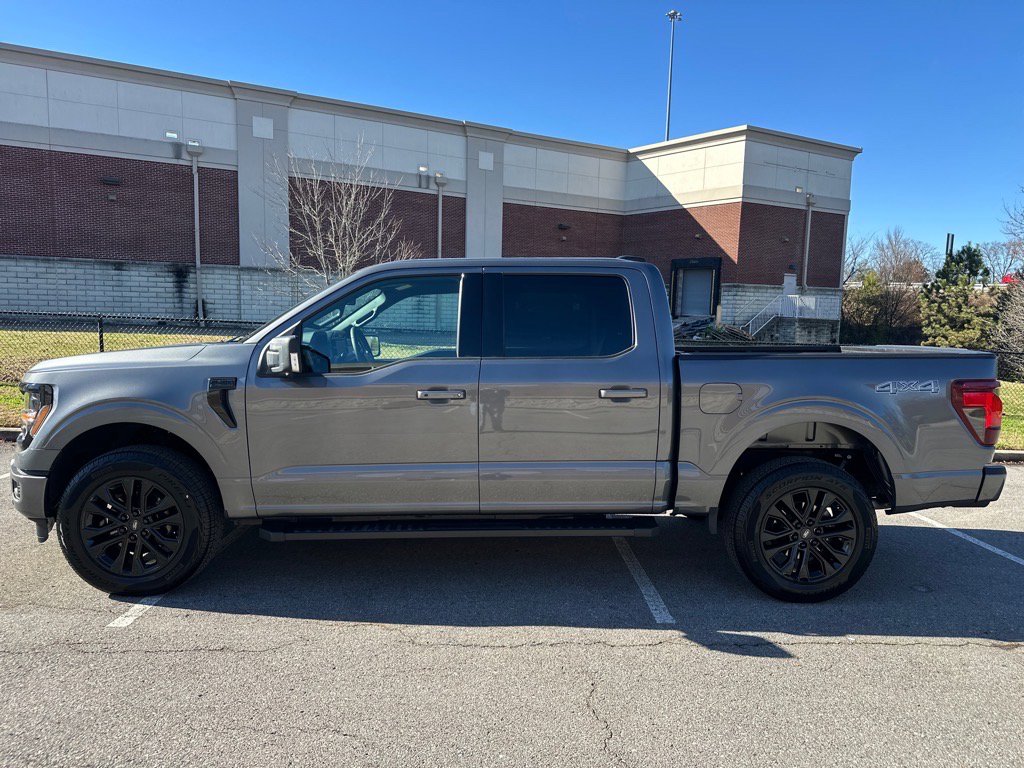 2025 Ford F-150 XLT photo 3