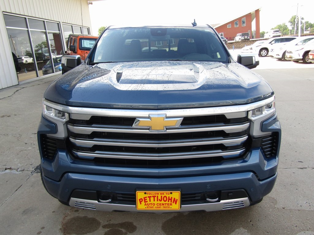2024 Chevrolet Silverado 1500 High Country photo 8