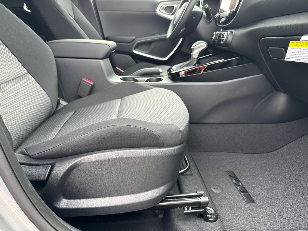 2025 Kia Soul LX S photo 10