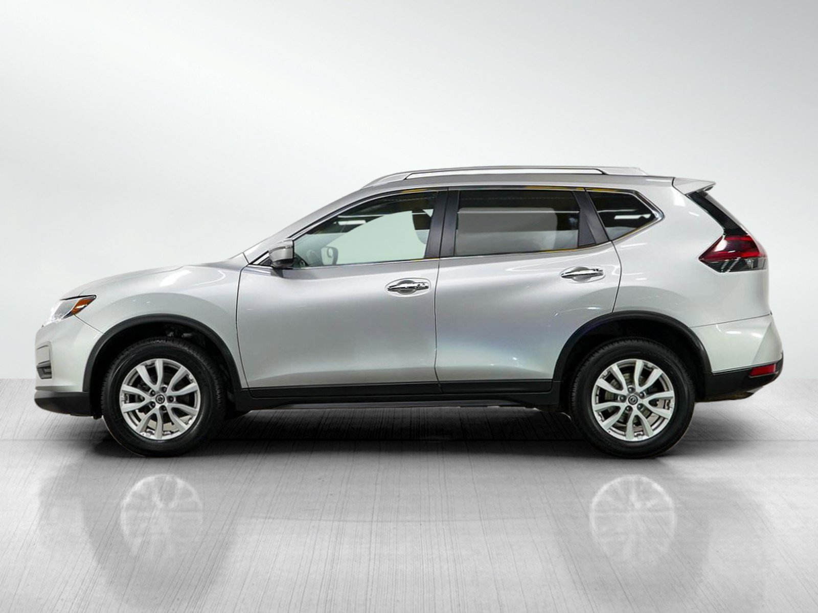 Used 2020 Nissan Rogue SV with VIN KNMAT2MV5LP503029 for sale in Minneapolis, Minnesota