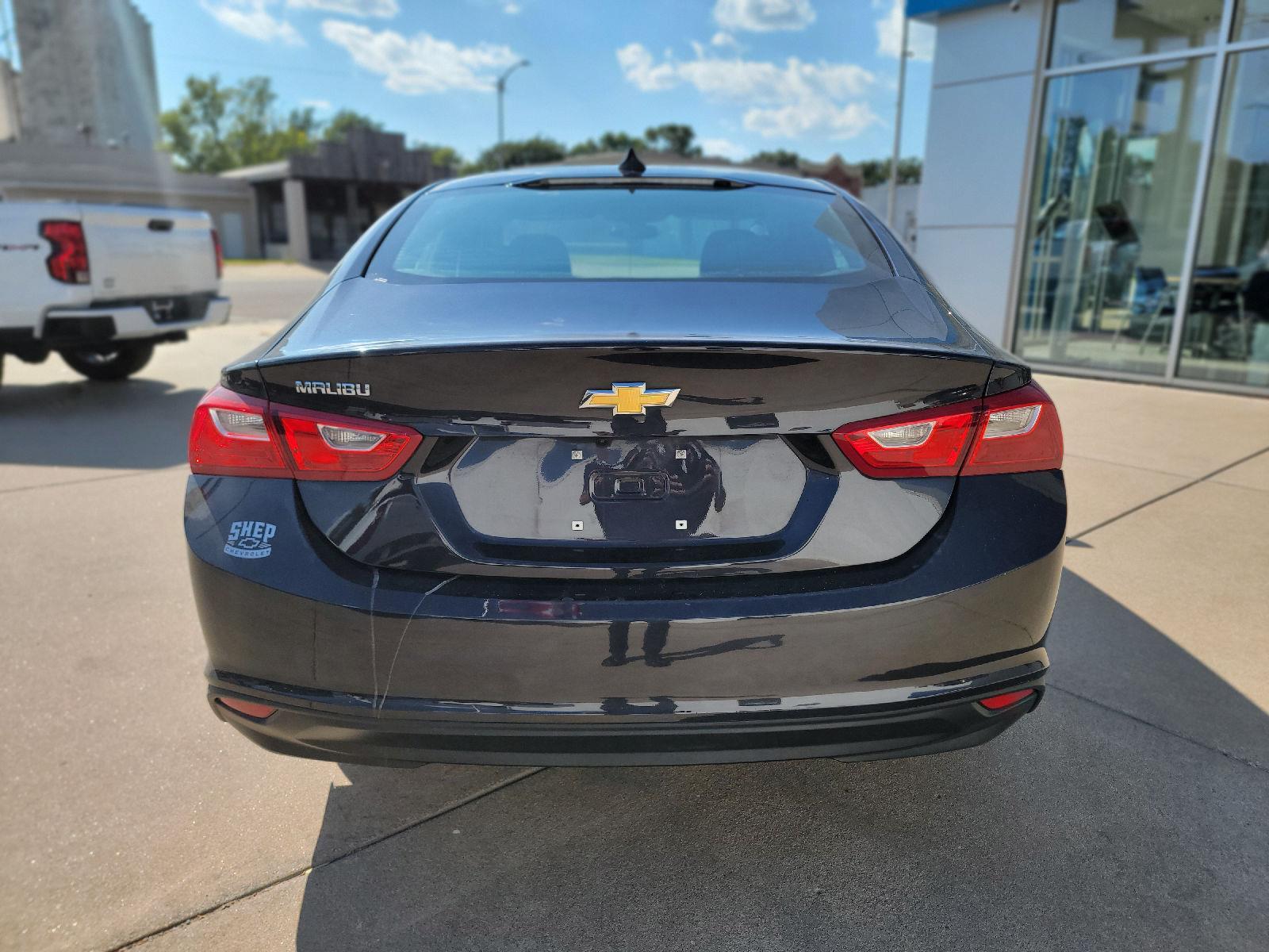 2022 Chevrolet Malibu LS photo 6