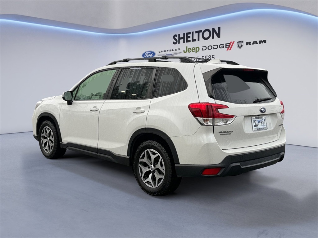 2020 Subaru Forester Premium photo 2