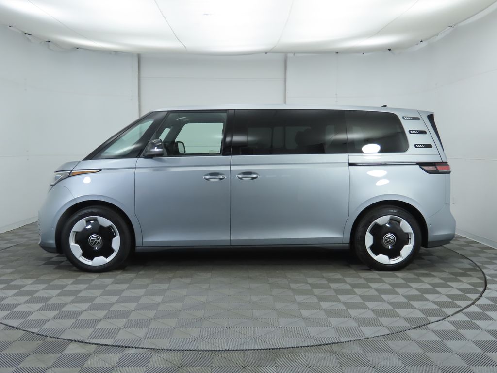 2025 Volkswagen ID. Buzz Pro Plus photo 8