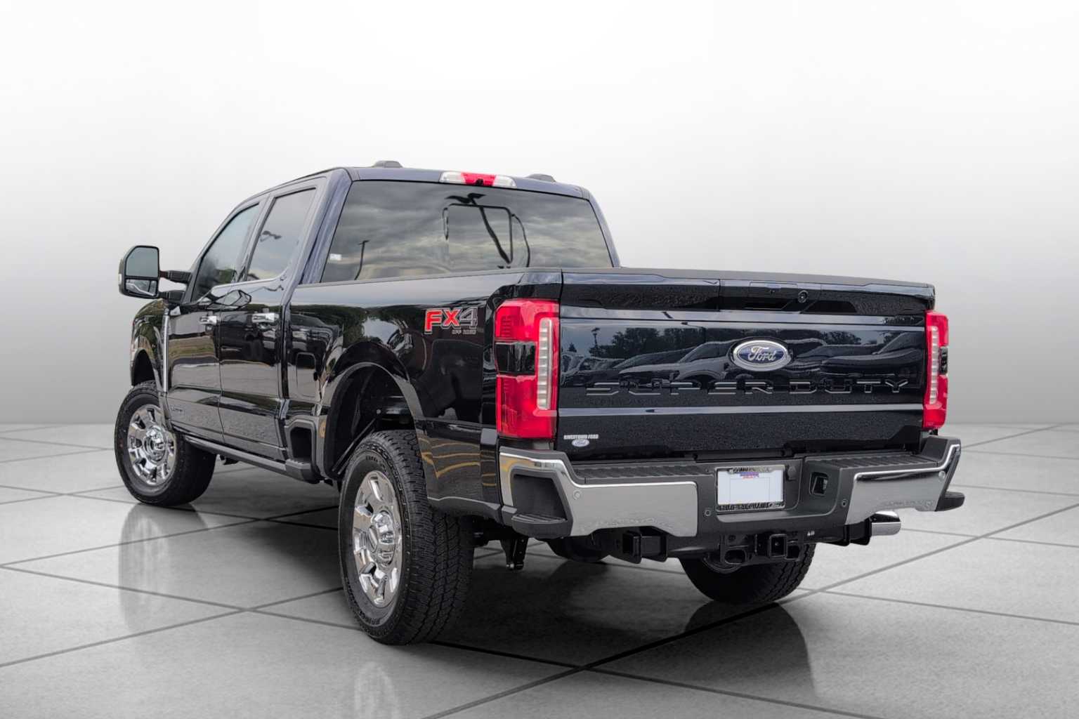 2025 Ford F-250 Lariat photo 2