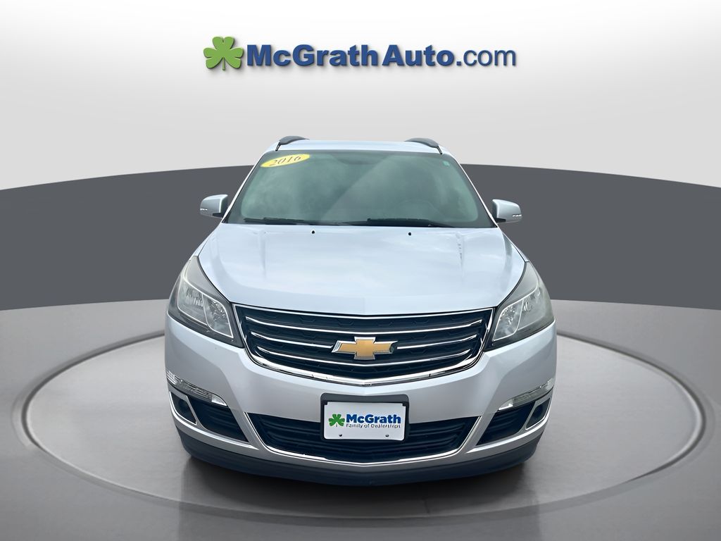 2016 Chevrolet Traverse 1LT photo 2