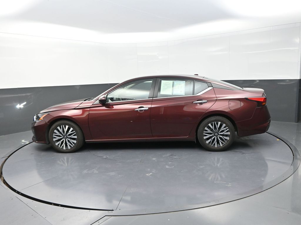 2023 Nissan Altima 2.5 SV photo 3