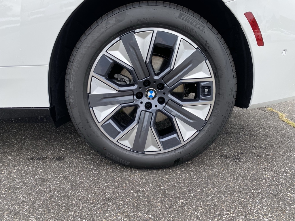 2026 Bmw iX photo 5