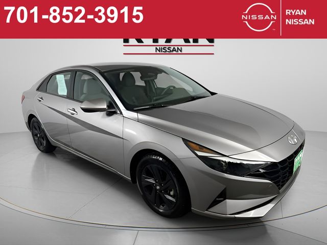 2023 Hyundai Elantra SEL's photo