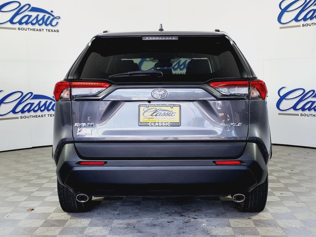 2021 Toyota RAV4 XLE photo 23