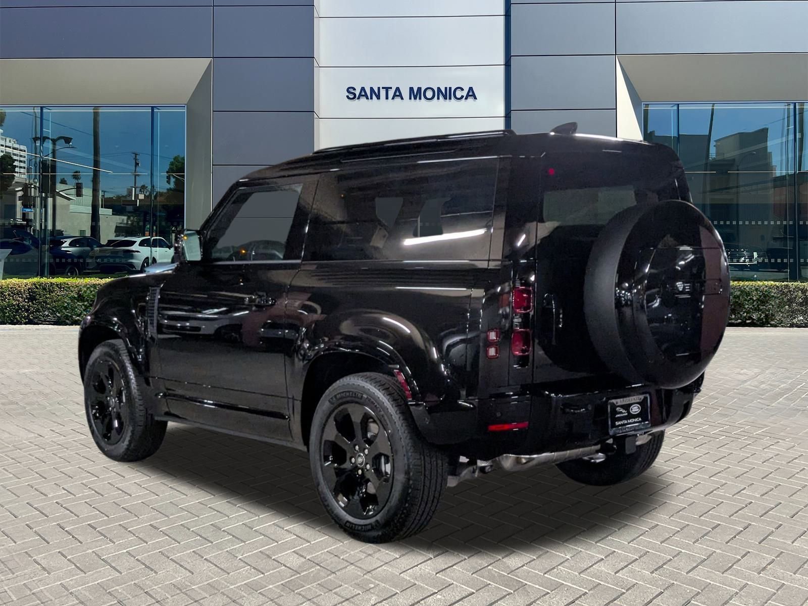 2025 Land Rover Defender 90 X-Dynamic SE photo 8