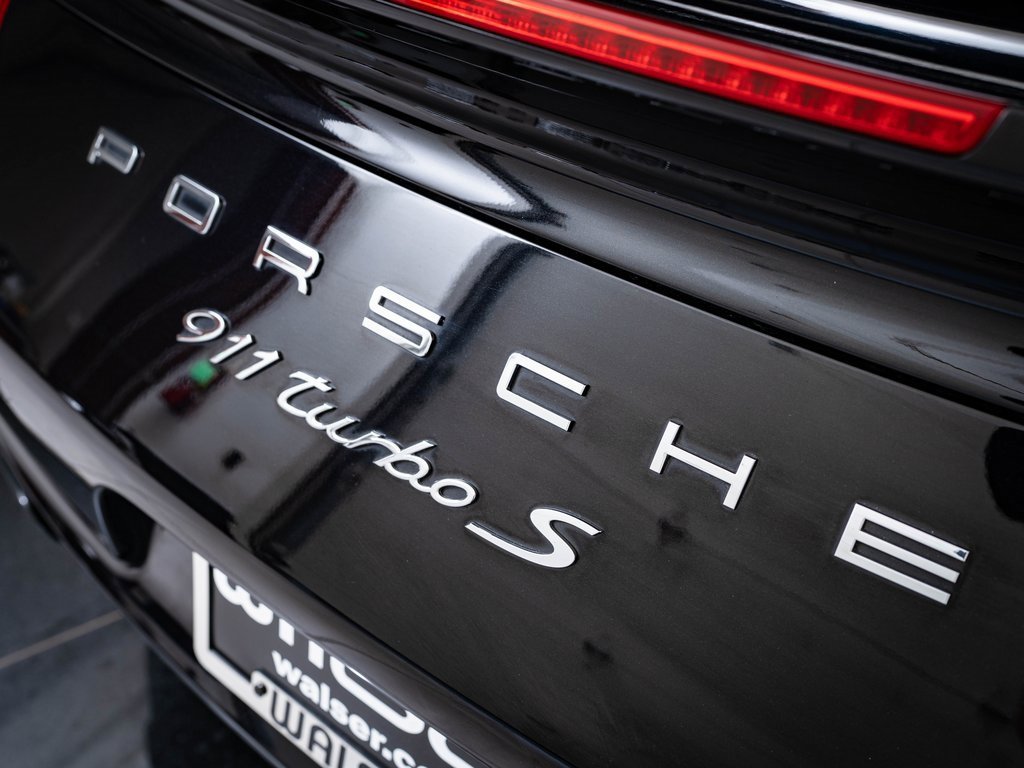 2015 Porsche 911 Turbo S photo 31