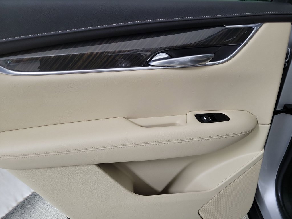 2017 Cadillac XT5 Base photo 17