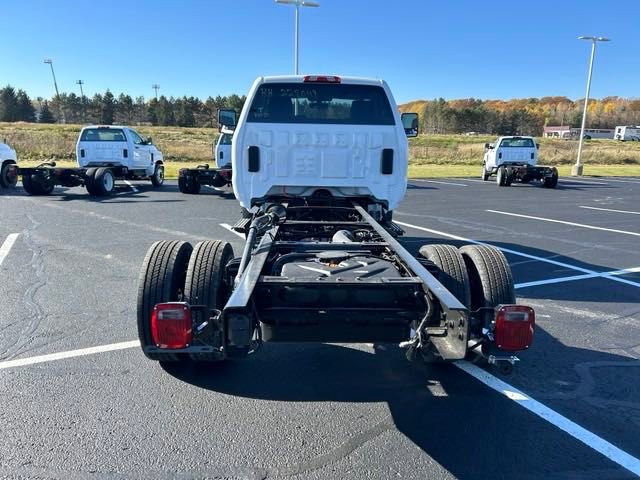 2024 Chevrolet Silverado 6500HD Work Truck LT photo 4