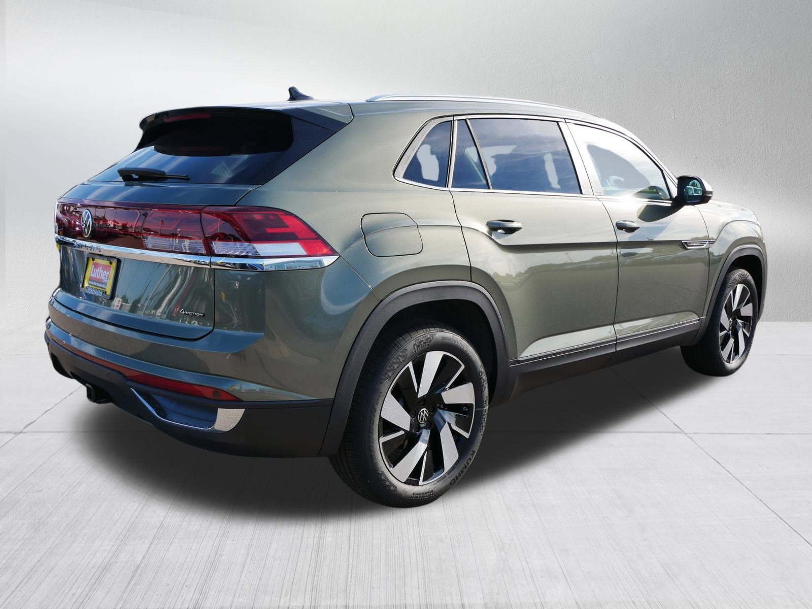 2026 Volkswagen Atlas Cross Sport SE Technology photo 3