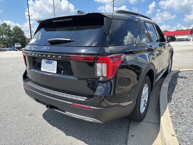 2025 Ford Explorer photo 7
