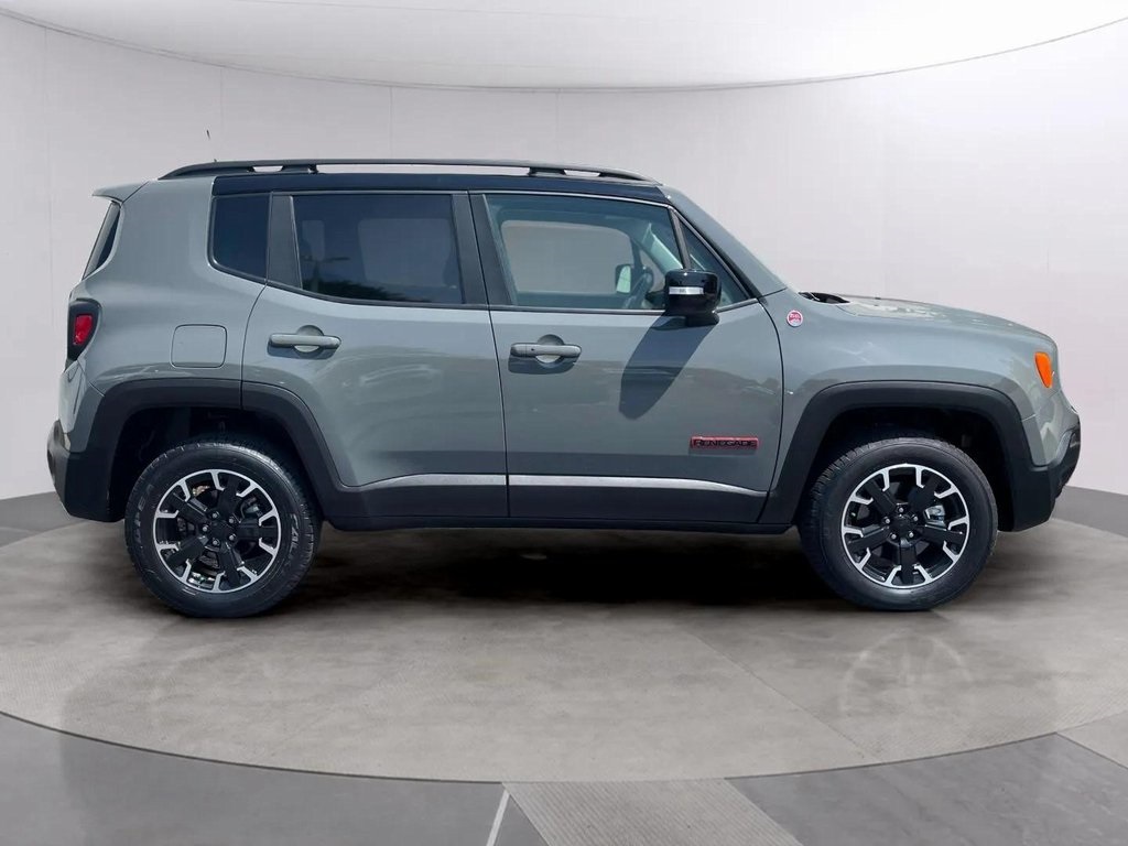 2023 Jeep Renegade Trailhawk photo 5