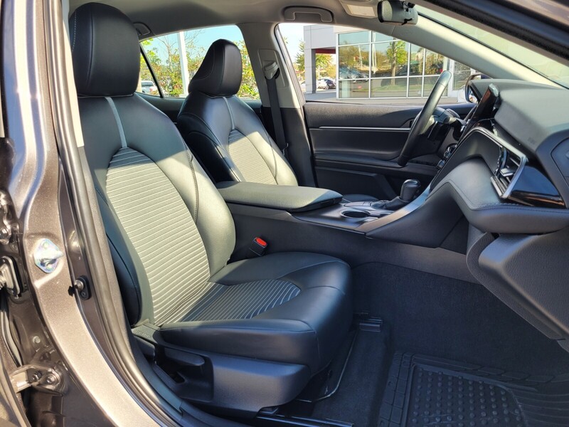 2023 Toyota Camry SE photo 9