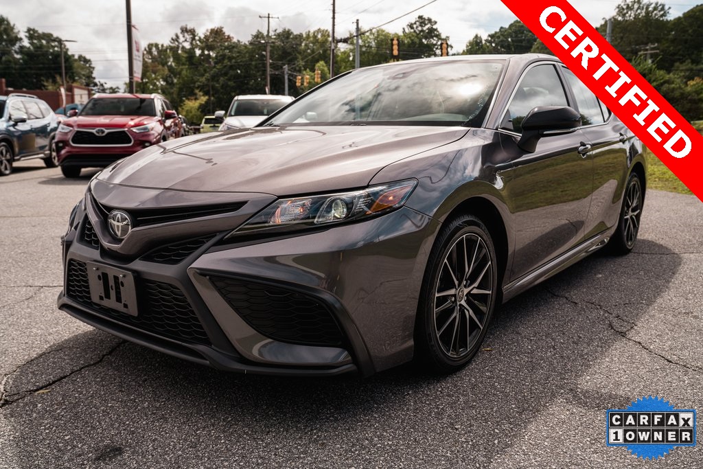 2023 Toyota Camry SE photo 3