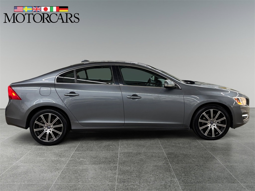 2017 Volvo S60 Inscription T5 photo 2