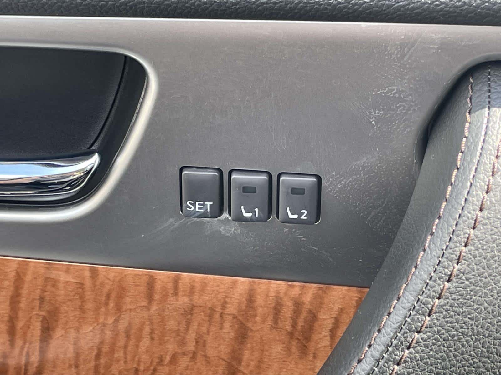 2015 Infiniti QX70 Base photo 25