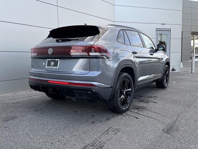 2025 Volkswagen Atlas Cross Sport SEL R-Line photo 24
