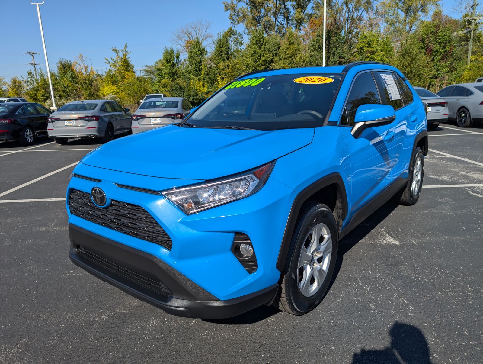 2020 Toyota RAV4 XLE photo 2