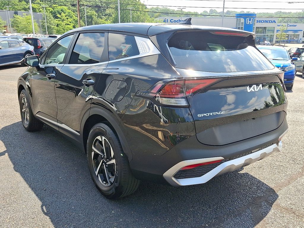 2024 Kia Sportage Hybrid LX photo 4