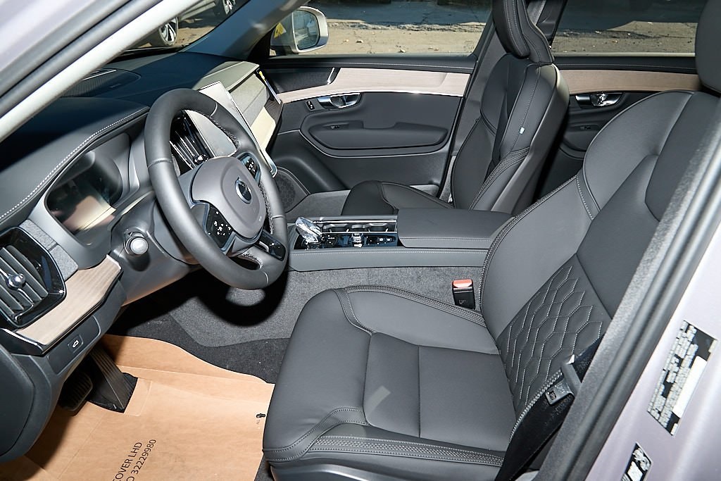 2026 VOLVO XC90 - Image 15