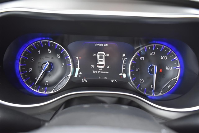 2025 Chrysler Pacifica Pinnacle photo 27