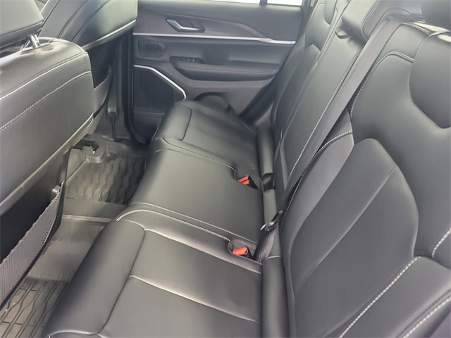 2022 Jeep Cherokee Limited 4xe photo 19