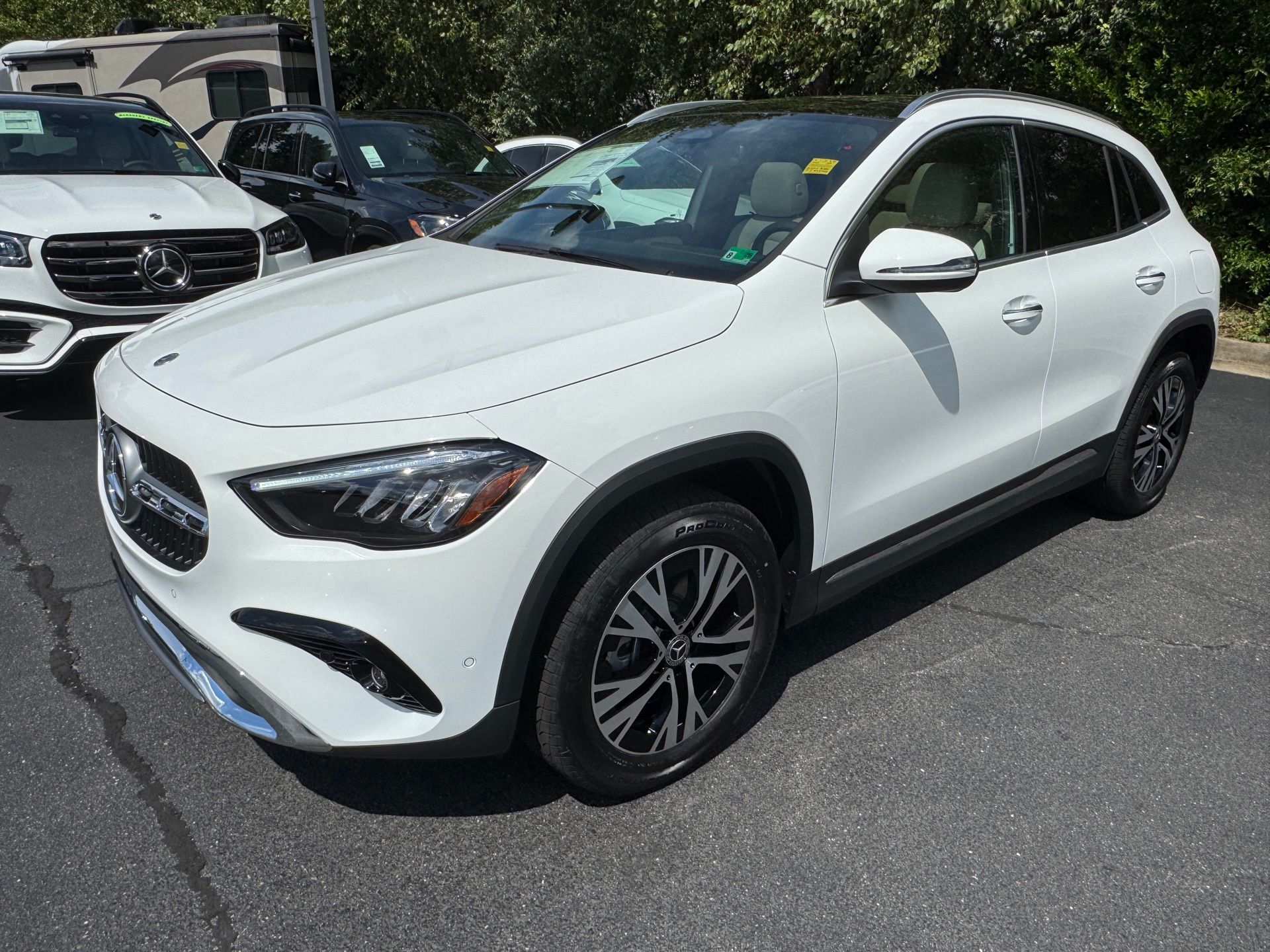 2026 Mercedes Benz GLA 250 4MATIC photo 3