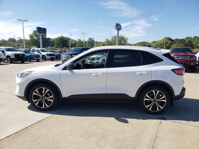2022 Ford Escape SE photo 4