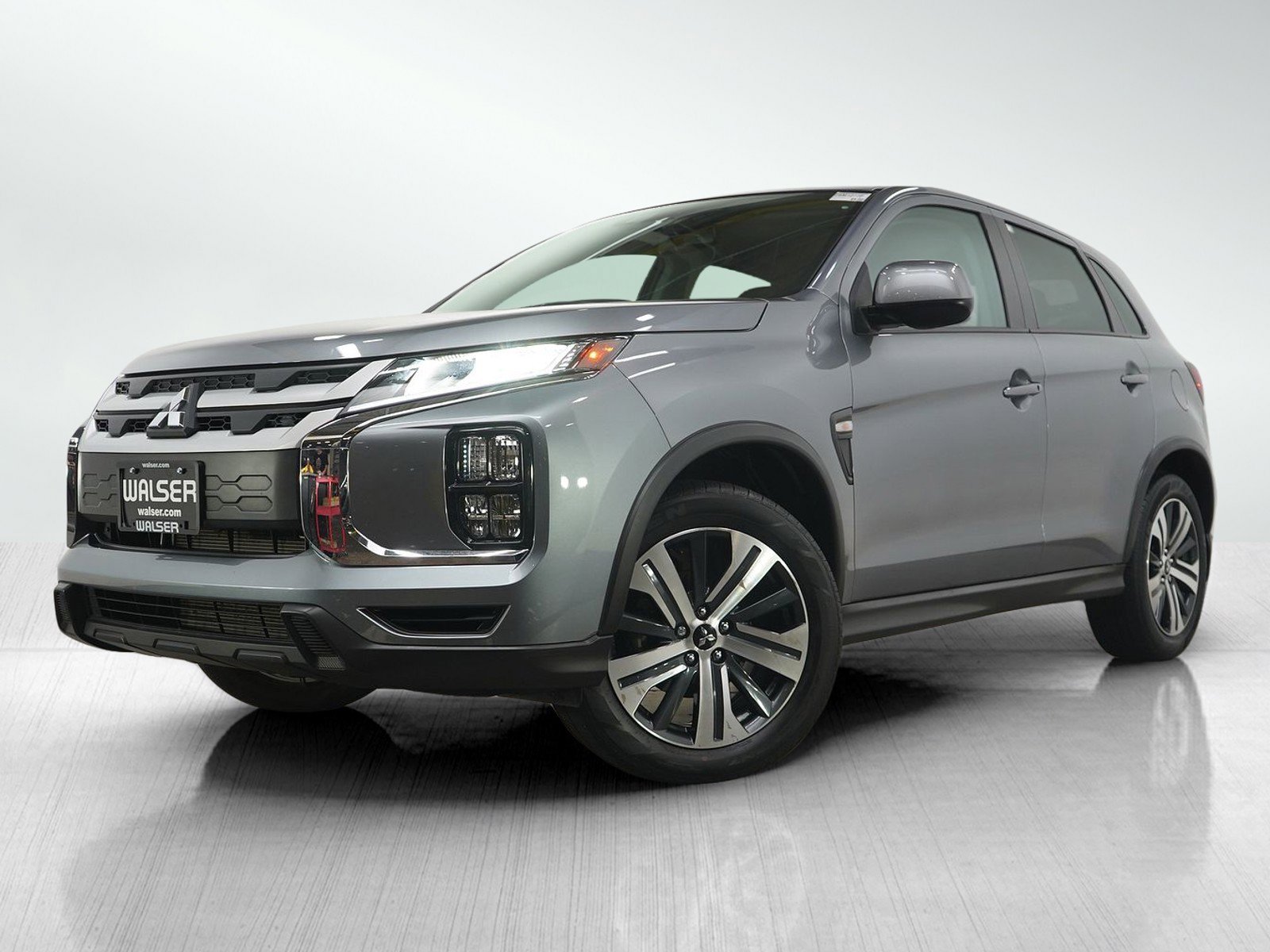 2023 Mitsubishi Outlander Sport ES's photo