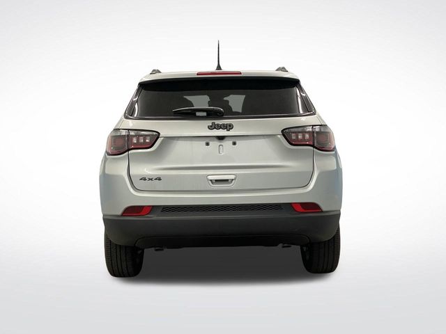 2026 Jeep Compass Latitude photo 13