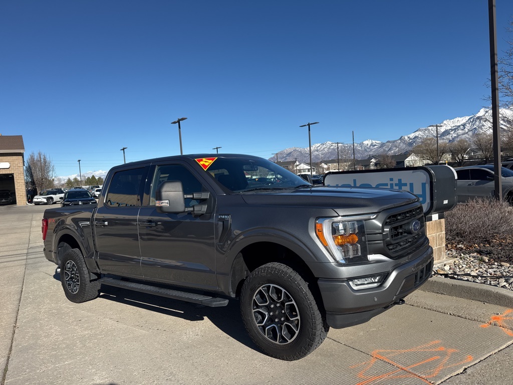 2021 Ford F-150 XLT's photo