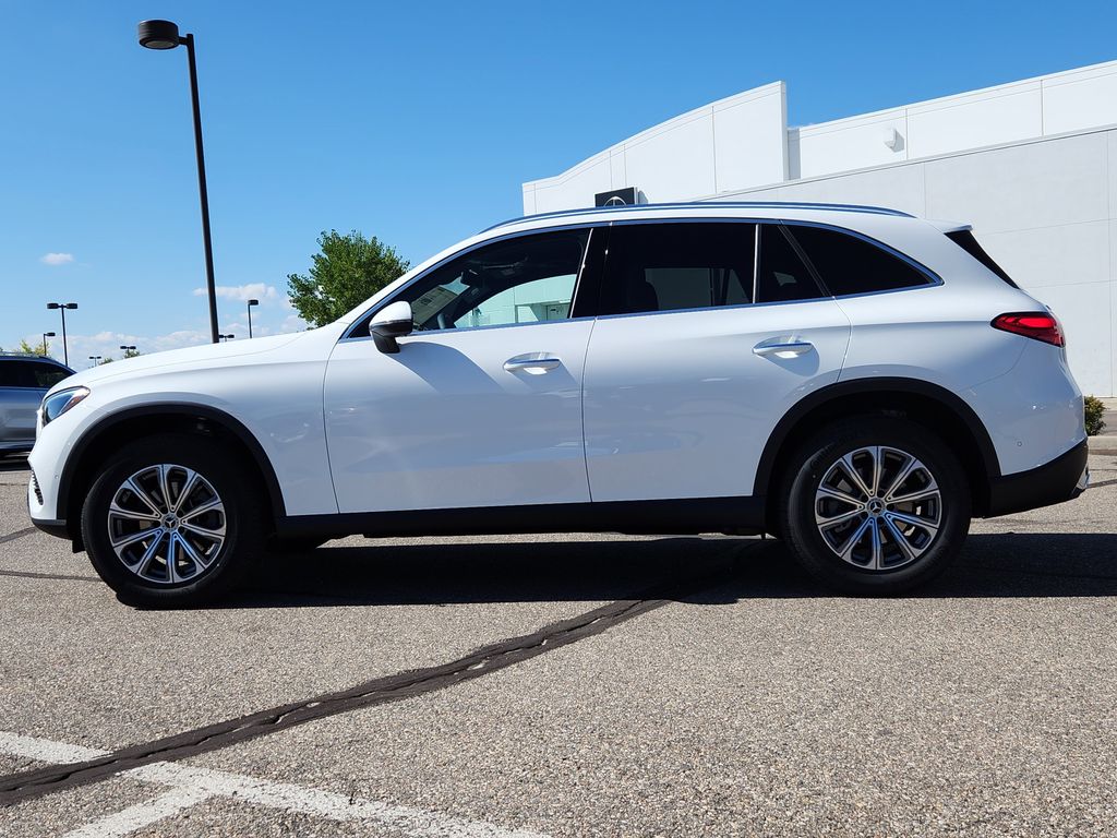 2026 Mercedes Benz GLC 300 4MATIC photo 4