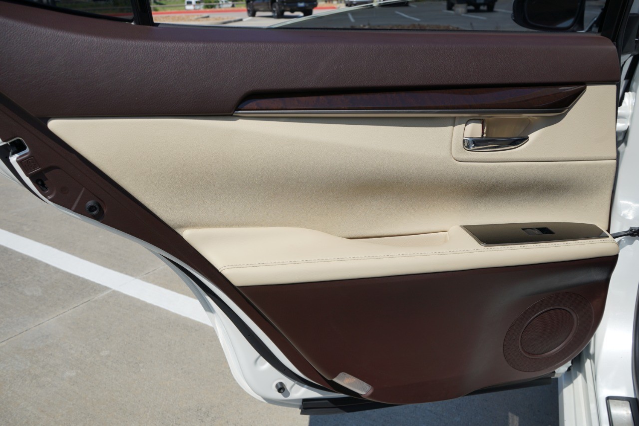 2017 Lexus ES 350 photo 30