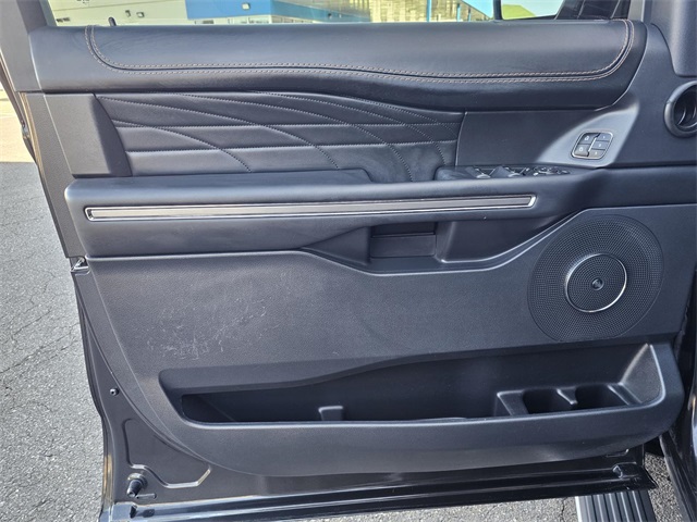 2022 Ford Expedition MAX Platinum photo 21