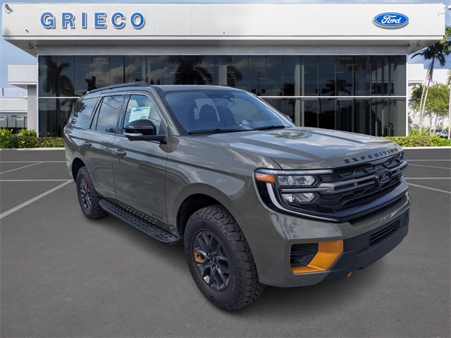 2025 Ford Expedition photo 2