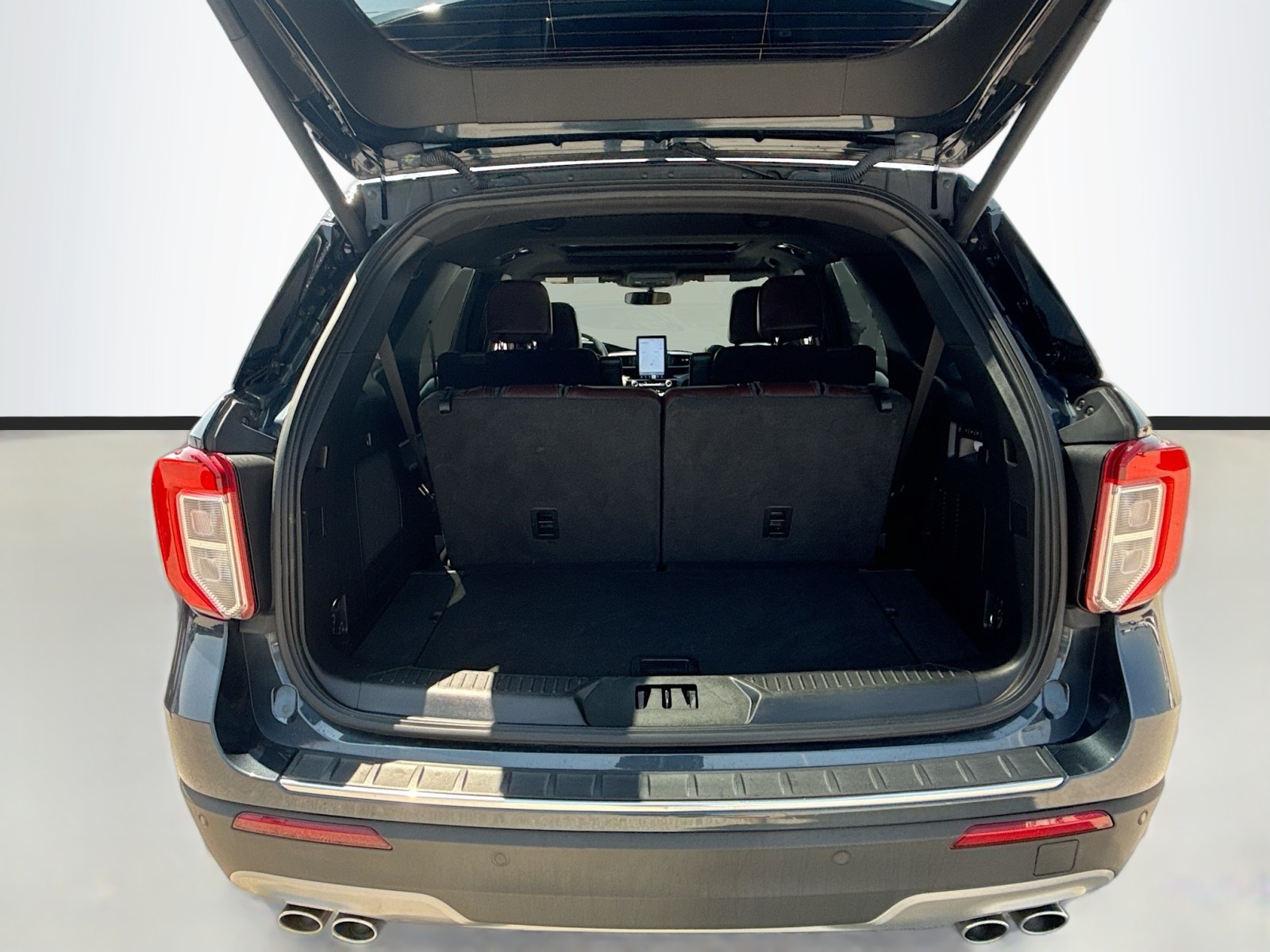 2022 Ford Explorer Platinum photo 26