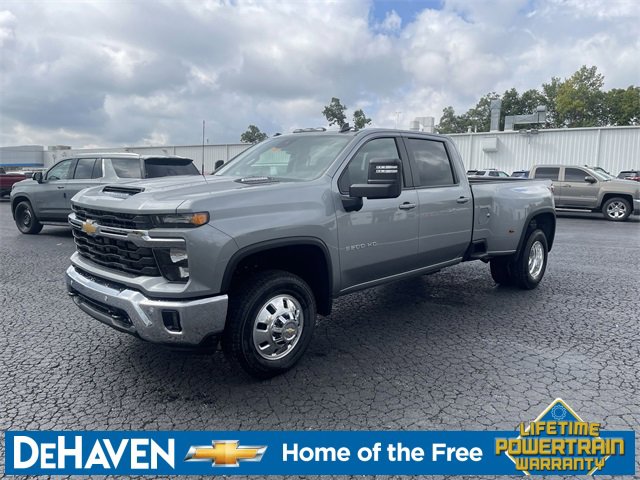 2026 Chevrolet Silverado 3500HD LT photo 4