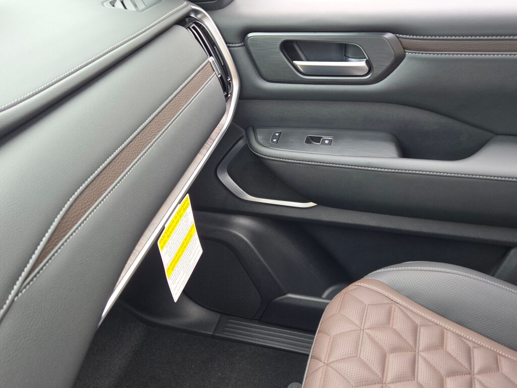 2025 Nissan Armada Platinum photo 23