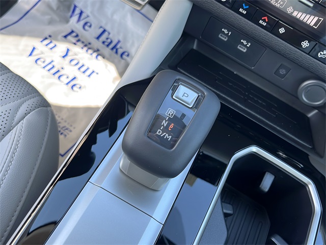 2025 Mitsubishi Outlander SEL photo 20